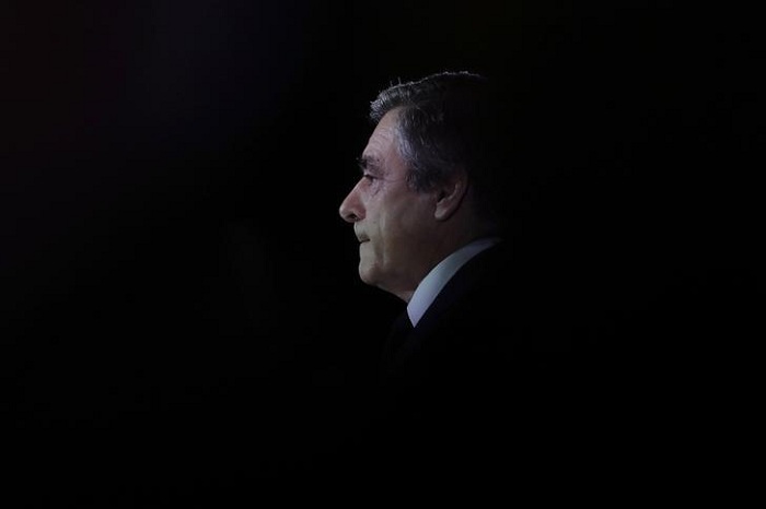 Poll shows majority of French voters believe Fillon wrong to stick to presidential bid